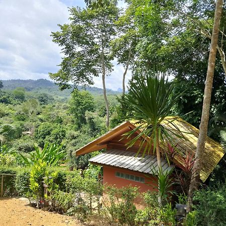 ภูริรักษ์ โฮมสเตย์ Ban Pha Saeng Lang エクステリア 写真