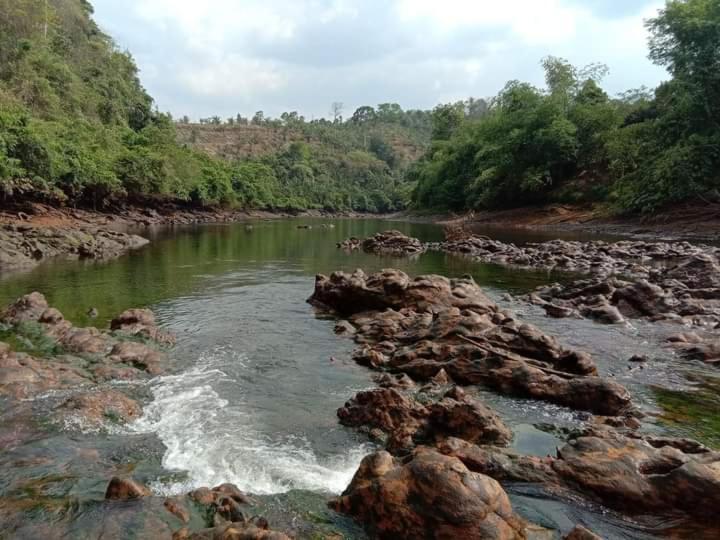 ภูริรักษ์ โฮมสเตย์ Ban Pha Saeng Lang エクステリア 写真